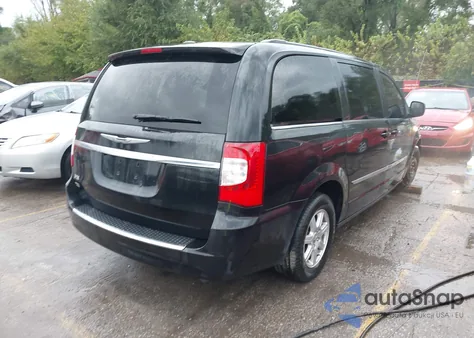 2011 Chrysler Town & Country Touring-L z USA, uszkodzony, nr VIN 2A4RR8DG6BR641157